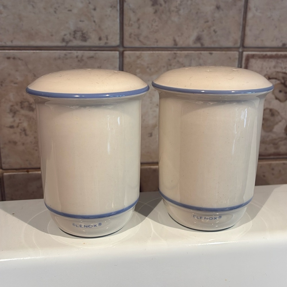 Lenox - Salt & Pepper Shaker Set